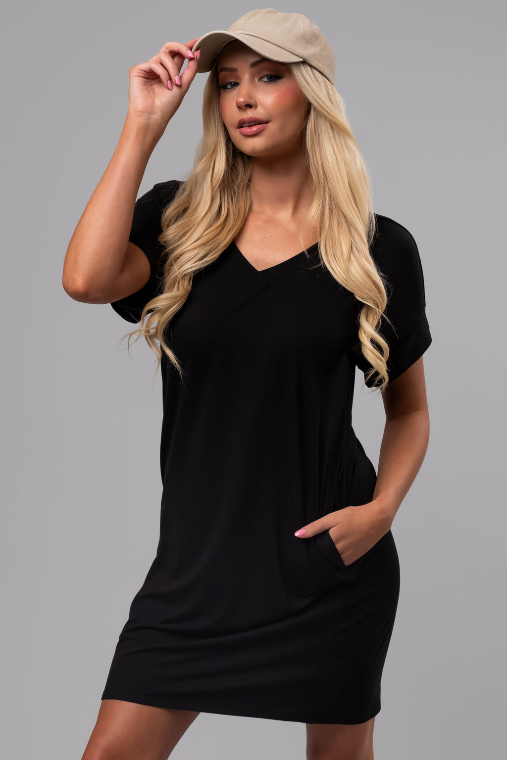 Women's Black V-Neck Short-Sleeve Mini Dress